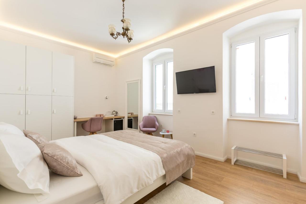 Maniva Old Town Luxury Rooms - Prime Spot By Riva Promenade Split Dış mekan fotoğraf